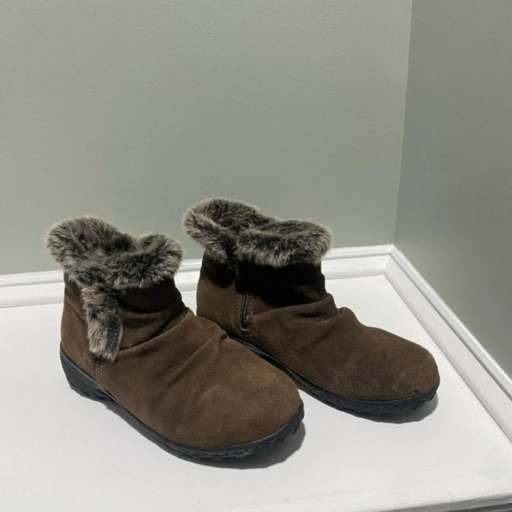All Weather Brown Faux Suede/Fur Ankle Boots by Khombu-size 7
